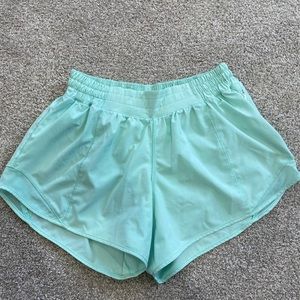 lululemon hottie hot shorts 4”